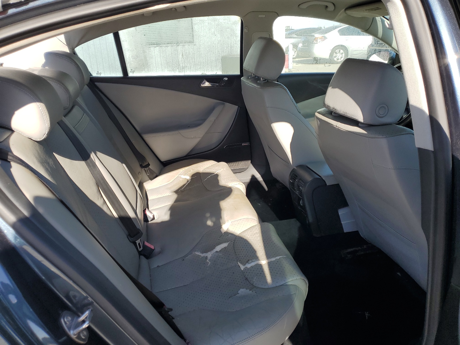 WVWEK73C96P065329 2006 Volkswagen Passat 2.0T Luxury