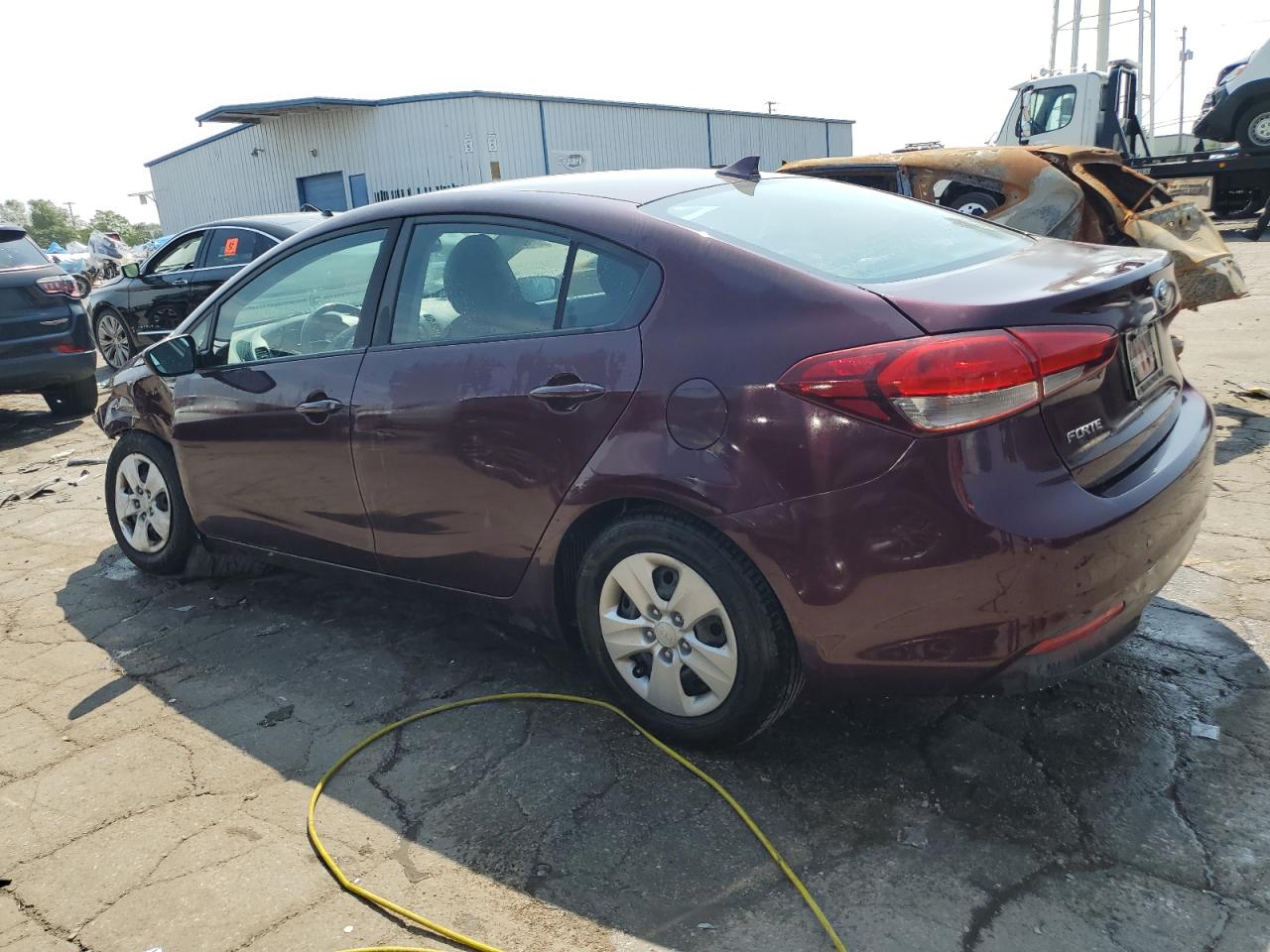 3KPFK4A76HE144517 2017 KIA FORTE - Image 2