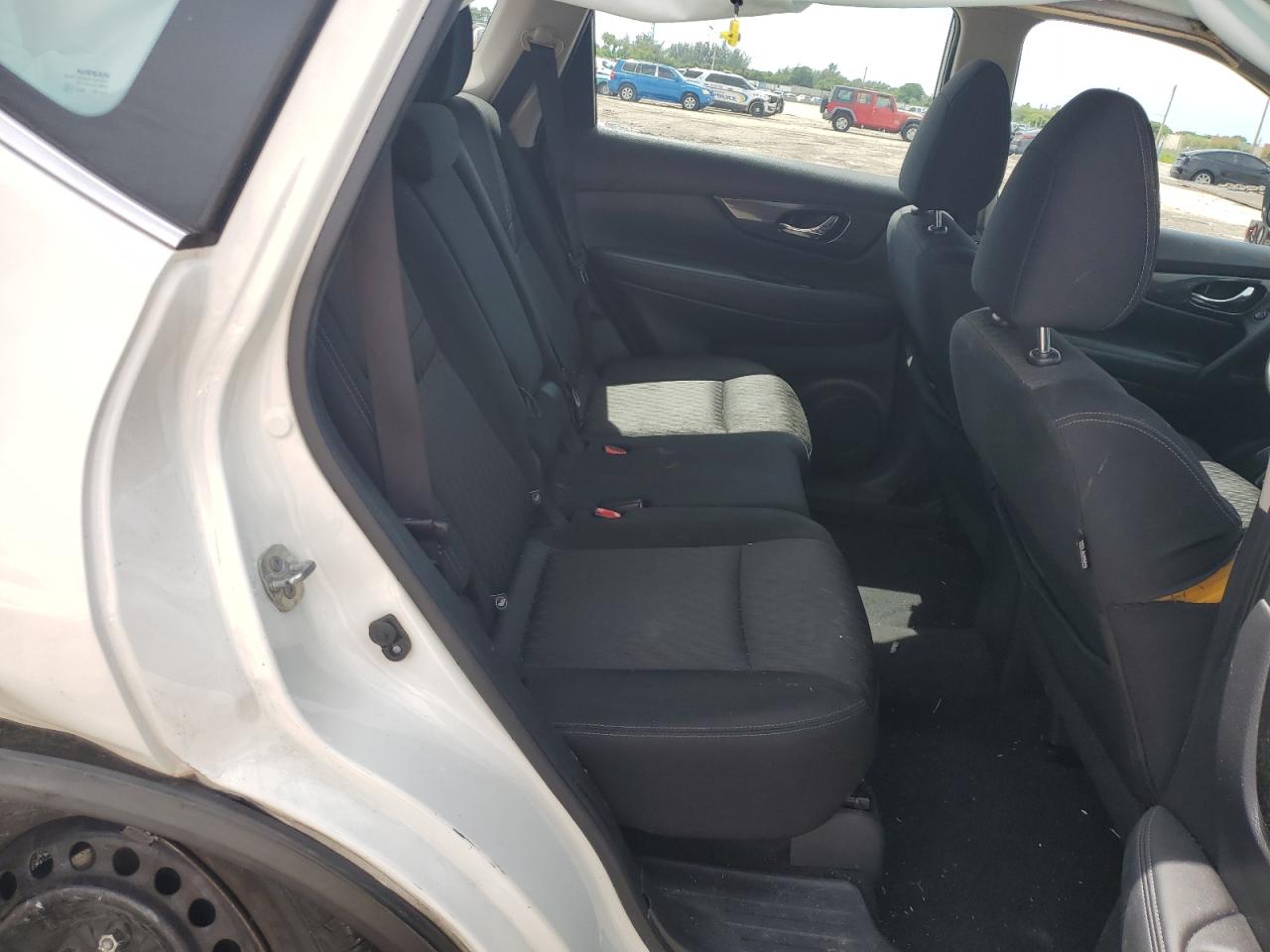 2017 Nissan Rogue - Image 11