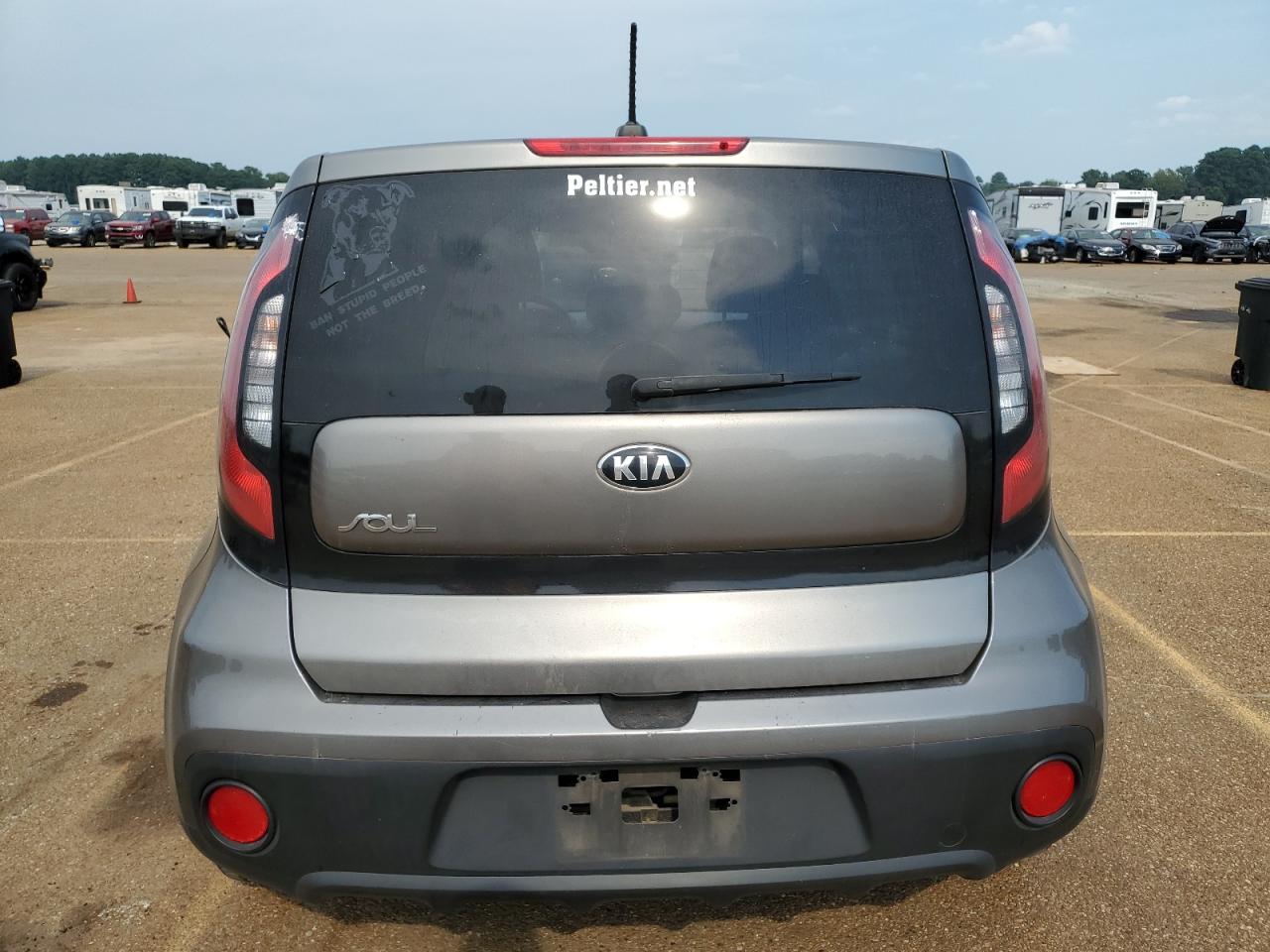 KNDJN2A21J7597802 2018 Kia Soul