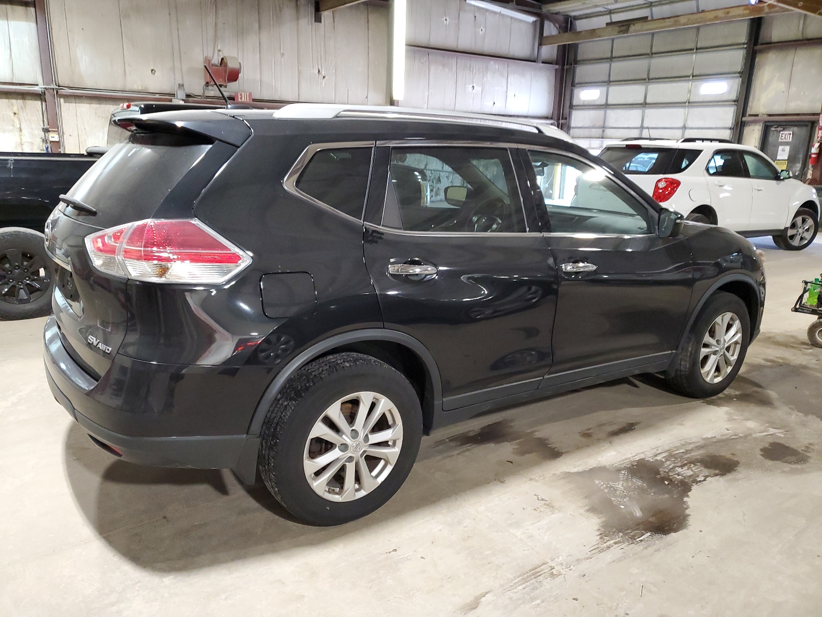 2016 Nissan Rogue S vin: KNMAT2MV8GP596070