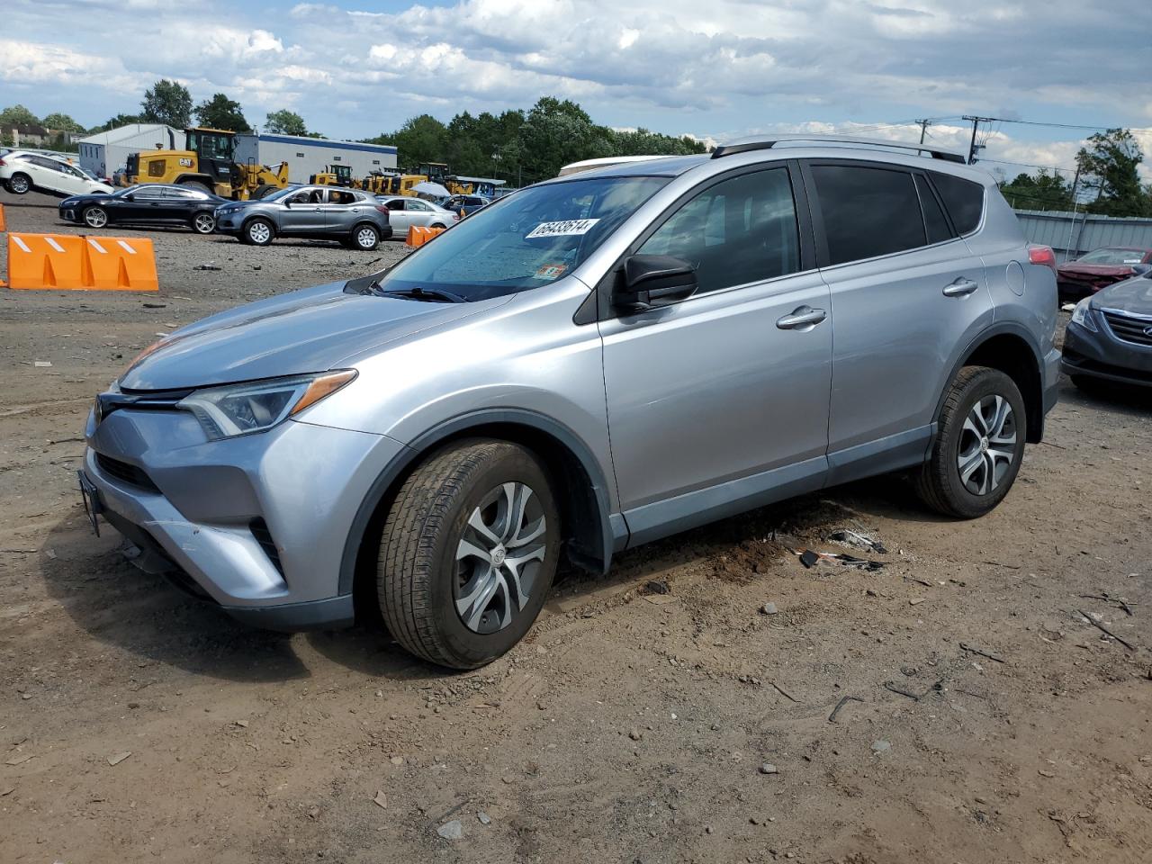 2T3BFREV0HW578445 2017 TOYOTA RAV 4 - Image 1