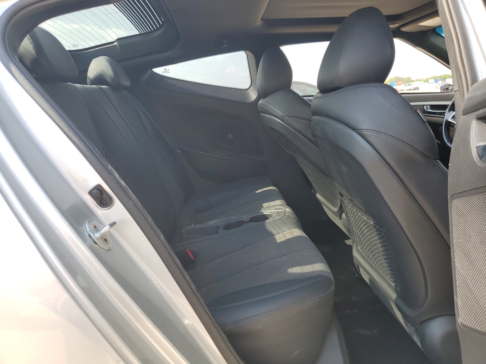 KMHTC6AD8GU301400 2016 Hyundai Veloster