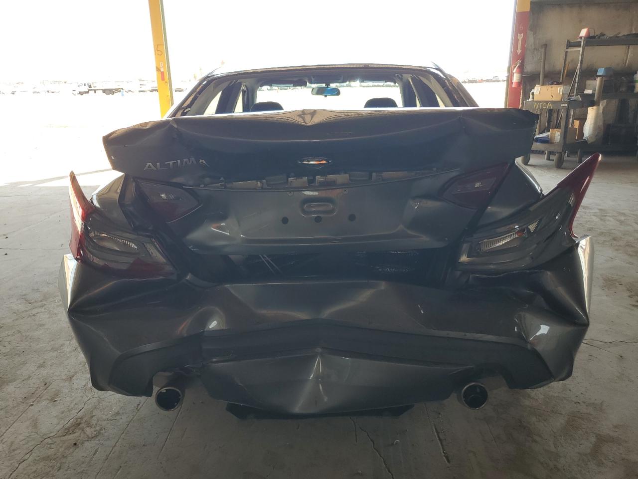 2018 Nissan Altima 2.5 VIN: 1N4AL3APXJC184247 Lot: 68767384