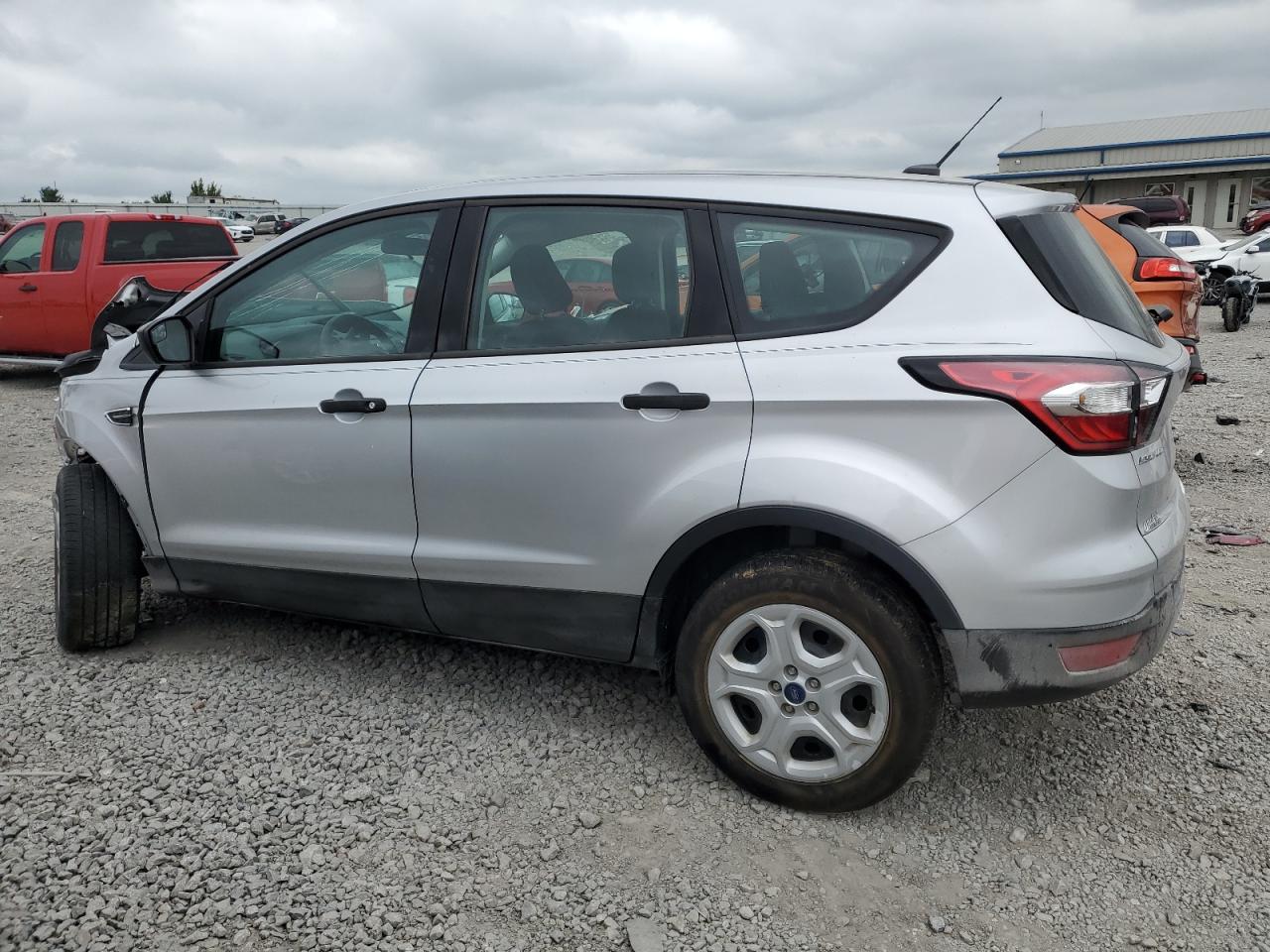 1FMCU0F78JUA36028 2018 FORD ESCAPE - Image 2