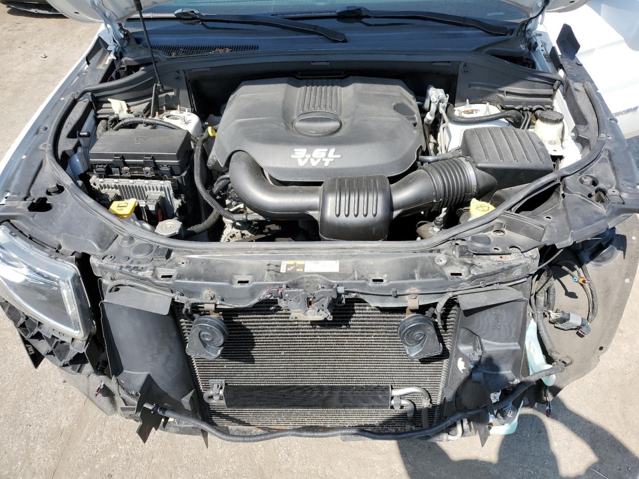 2014 Jeep Grand Cherokee - Image 12