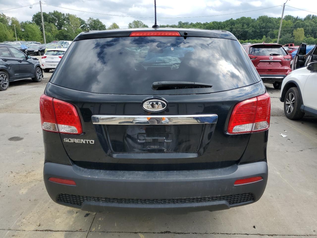 5XYKT3A19BG107960 2011 Kia Sorento Base