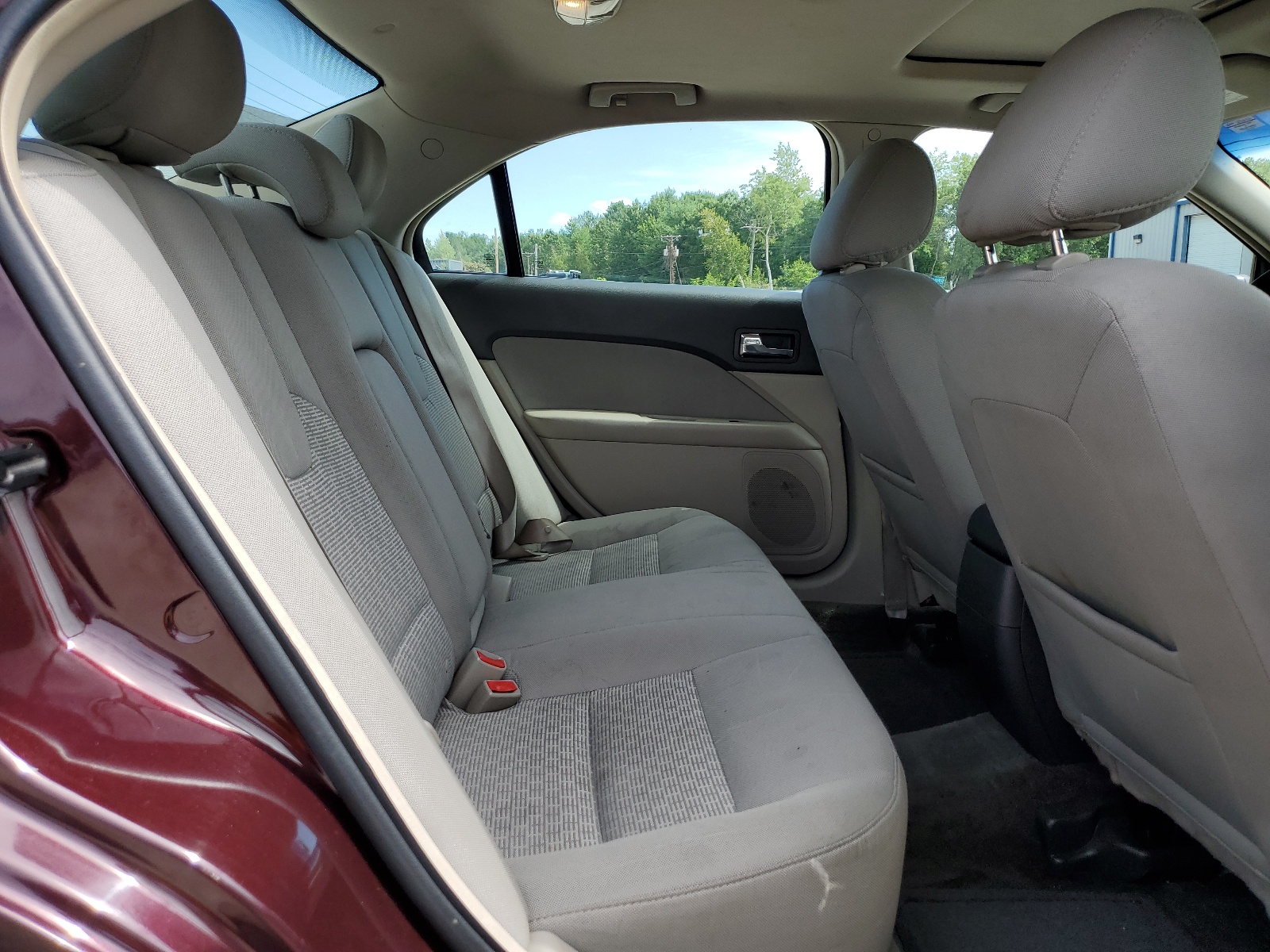 3FAHP0HA4BR118945 2011 Ford Fusion Se