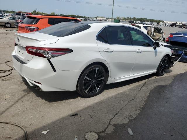  TOYOTA CAMRY 2019 Белы