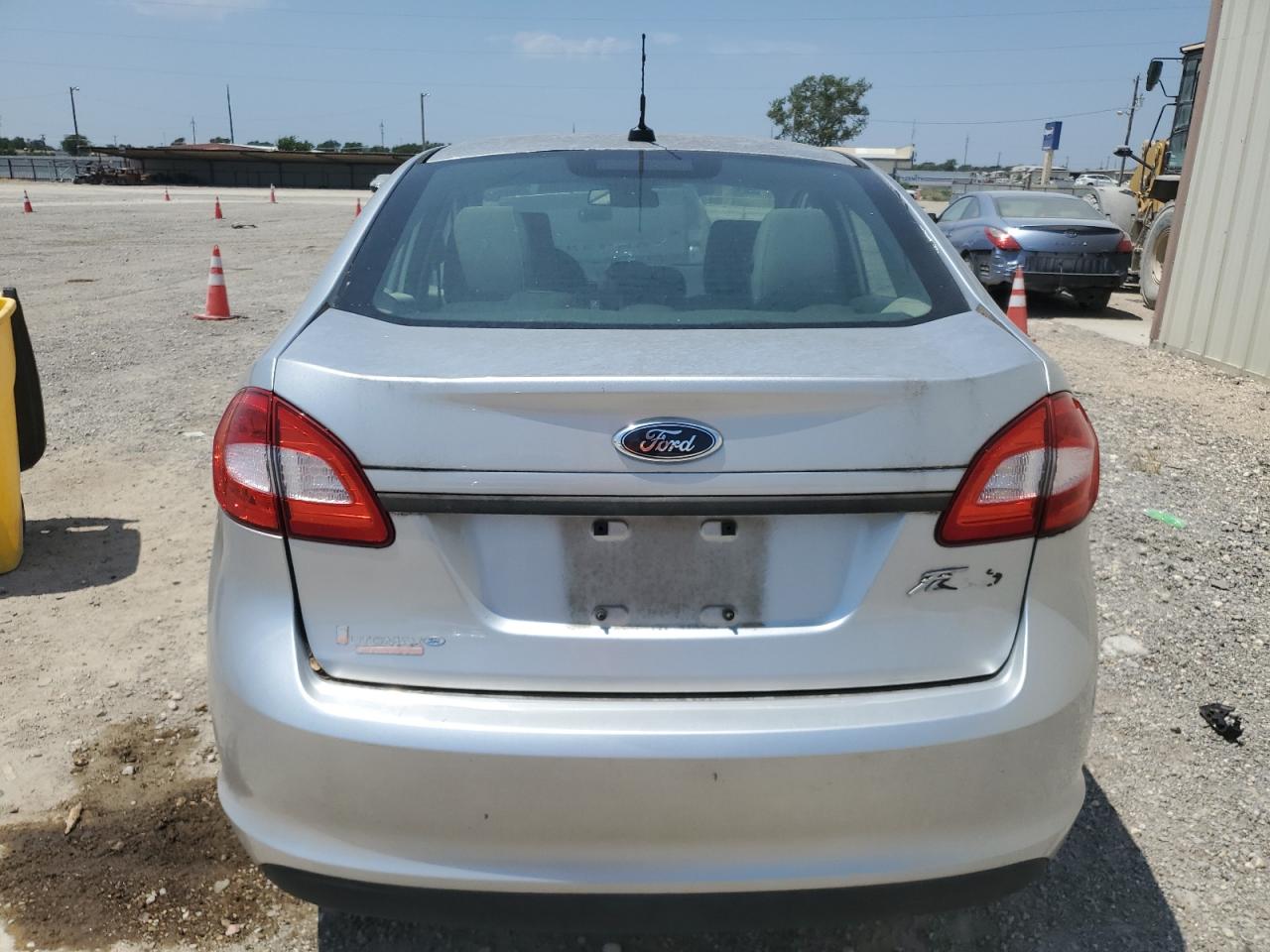 2013 Ford Fiesta S VIN: 3FADP4AJ9DM193821 Lot: 68561444