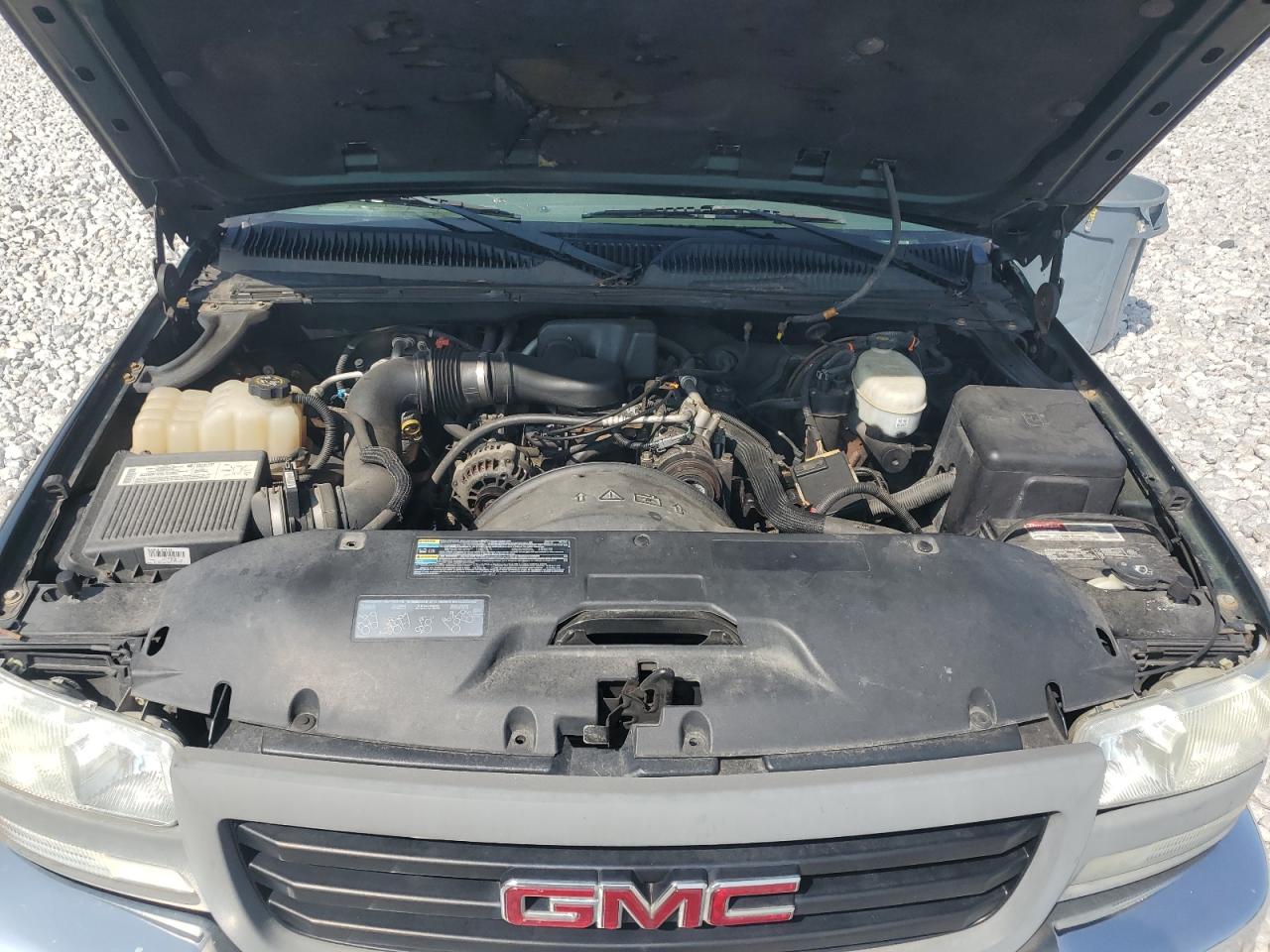 2004 GMC Sierra - Image 12