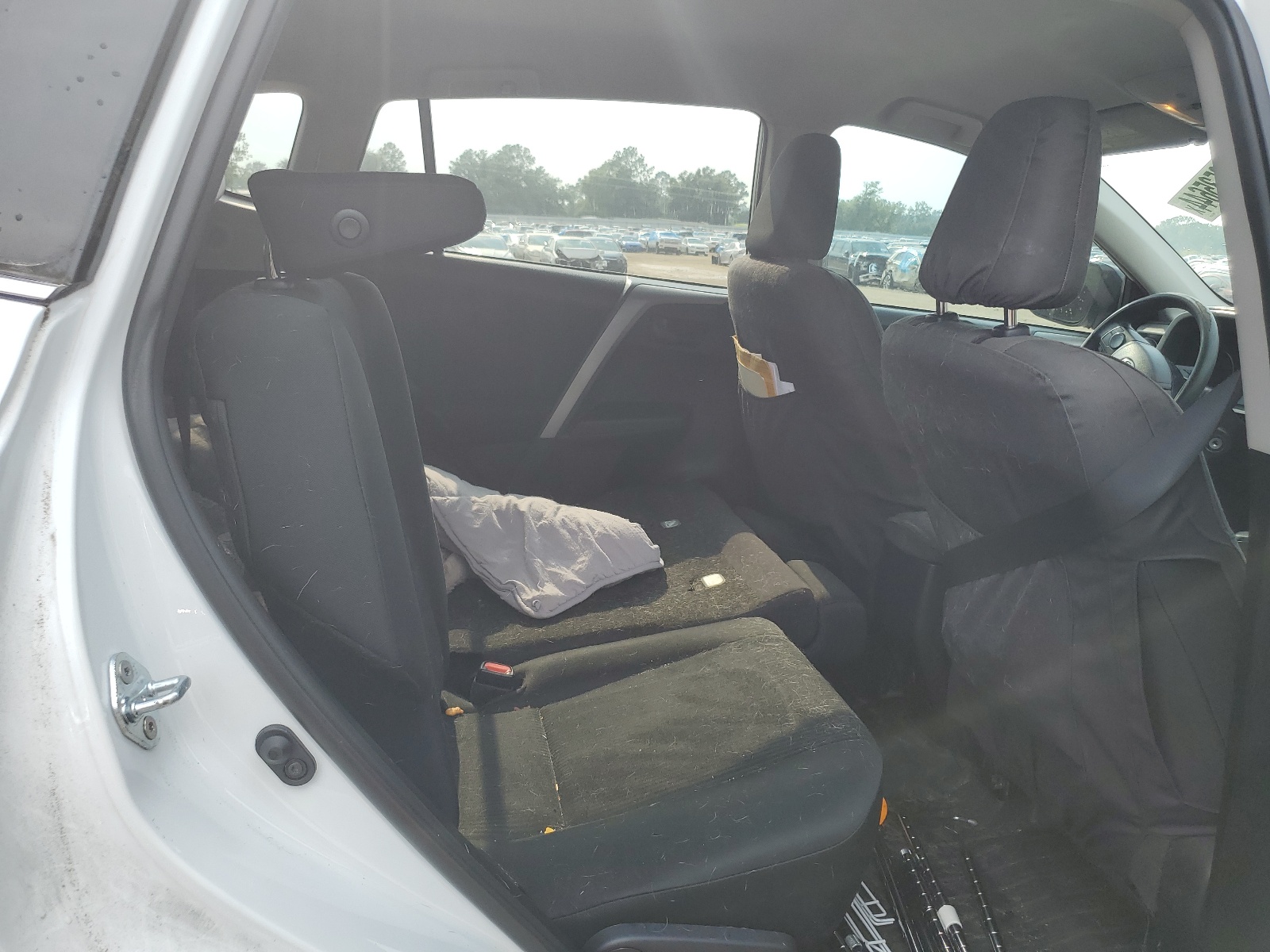 2T3ZFREV5HW353999 2017 Toyota Rav4 Le