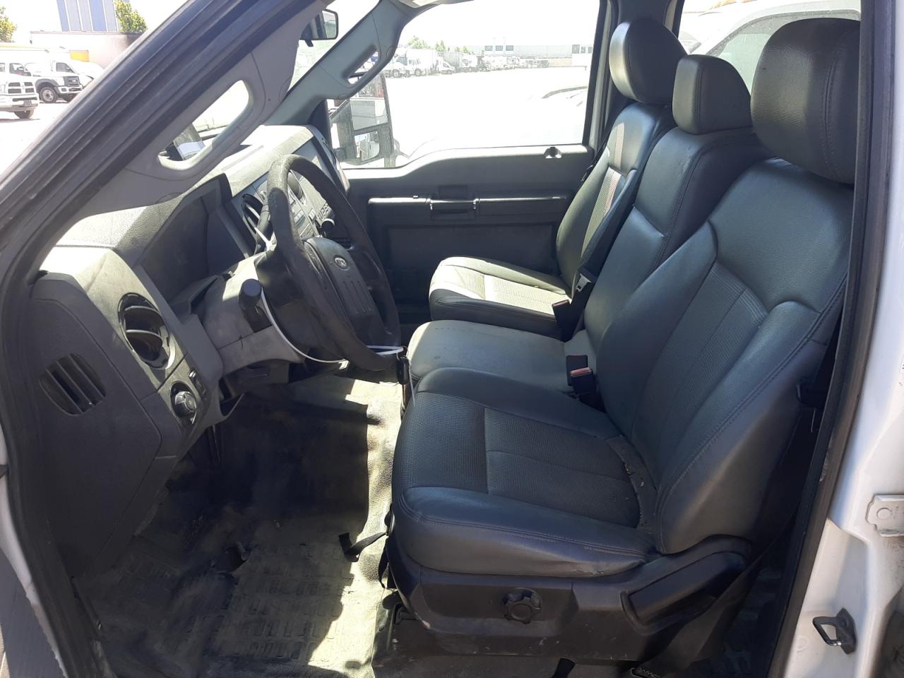 2015 Ford F350 - Image 7