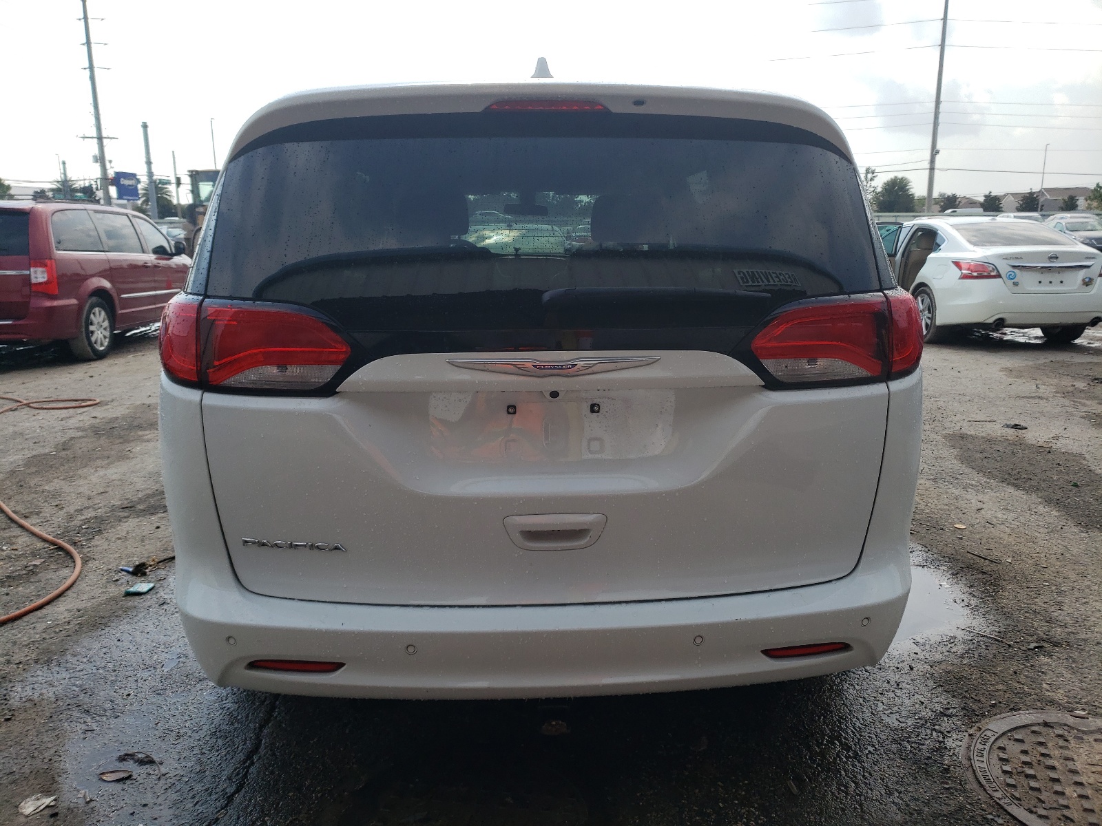 2C4RC1CG4JR130142 2018 Chrysler Pacifica Lx