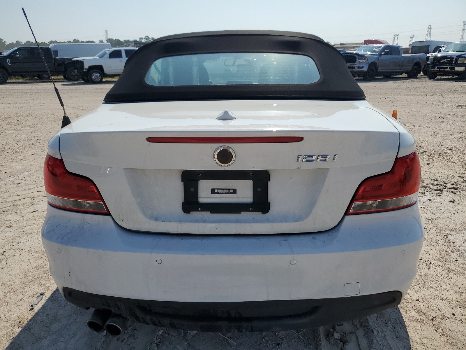 2013 BMW 128 I vin: WBAUL7C53DVU10032