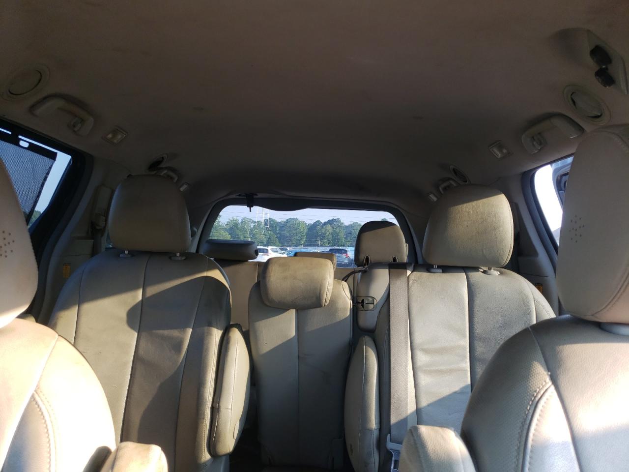 2011 Toyota Sienna - Image 10