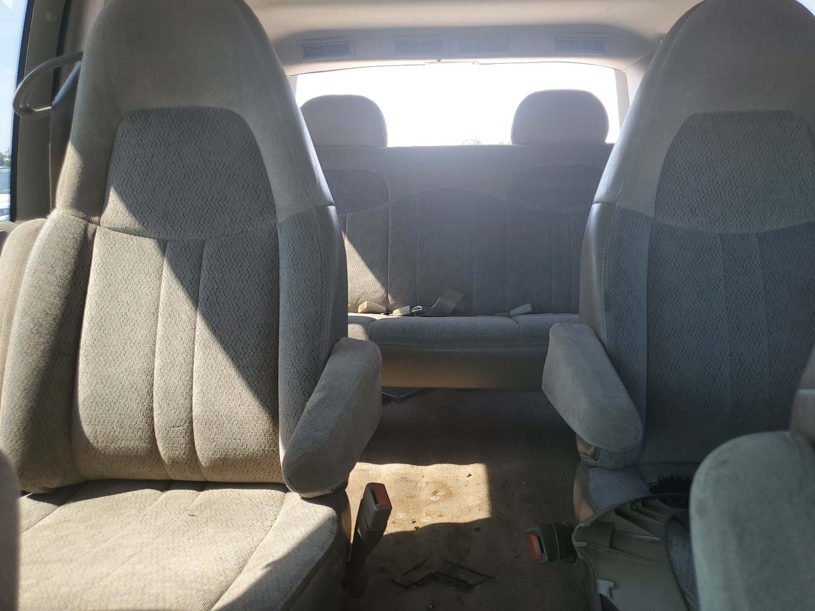 1GKDM19W1WB516615 1998 GMC Safari Xt