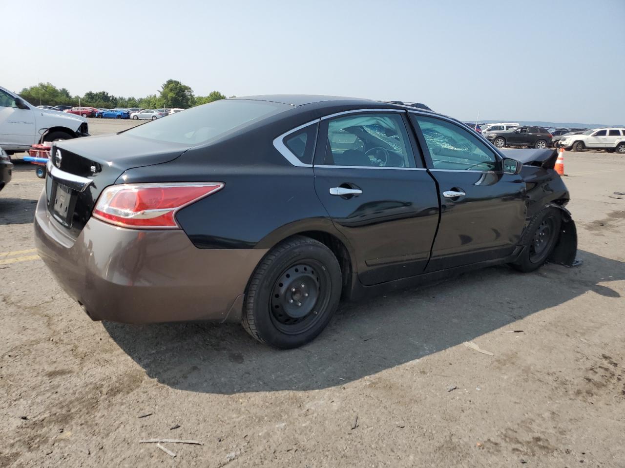 2015 Nissan Altima - Image 3