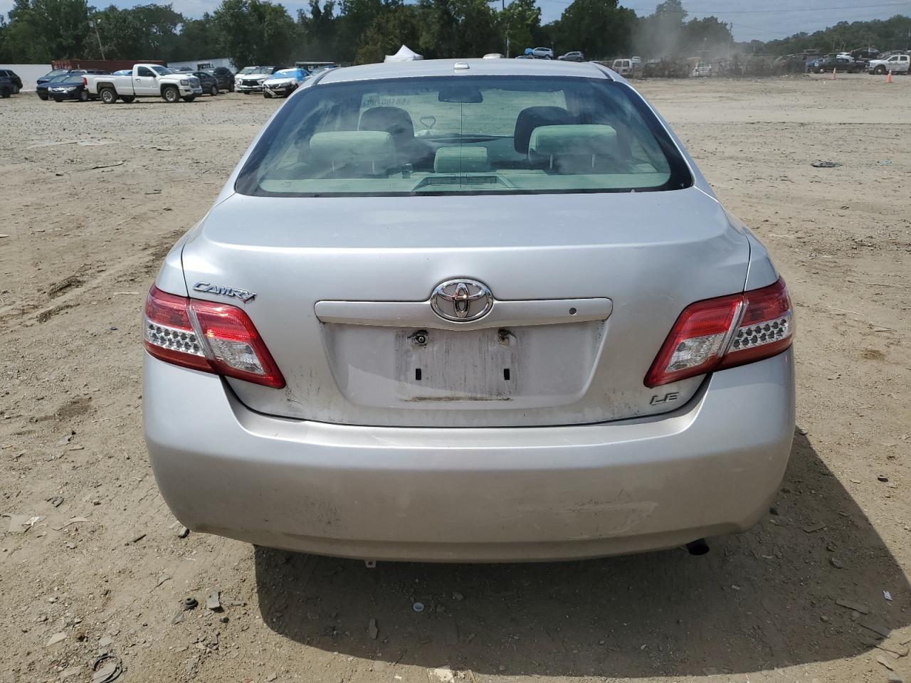 4T1BF3EK4BU598927 2011 Toyota Camry Base