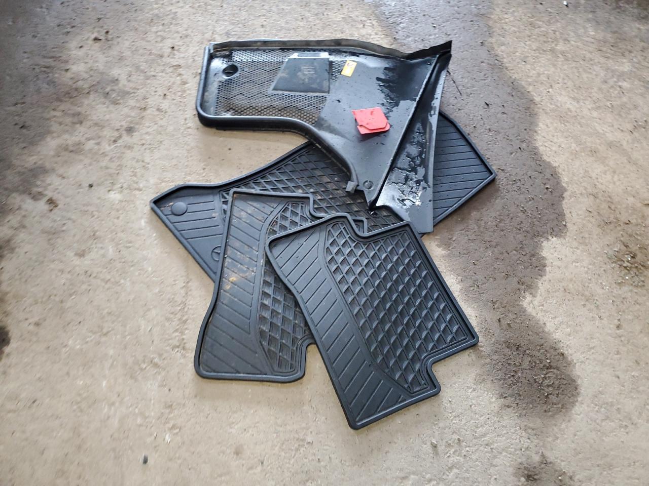 2016 Mercedes-Benz C 300 4Matic VIN: 55SWF4KB2GU109360 Lot: 65827864