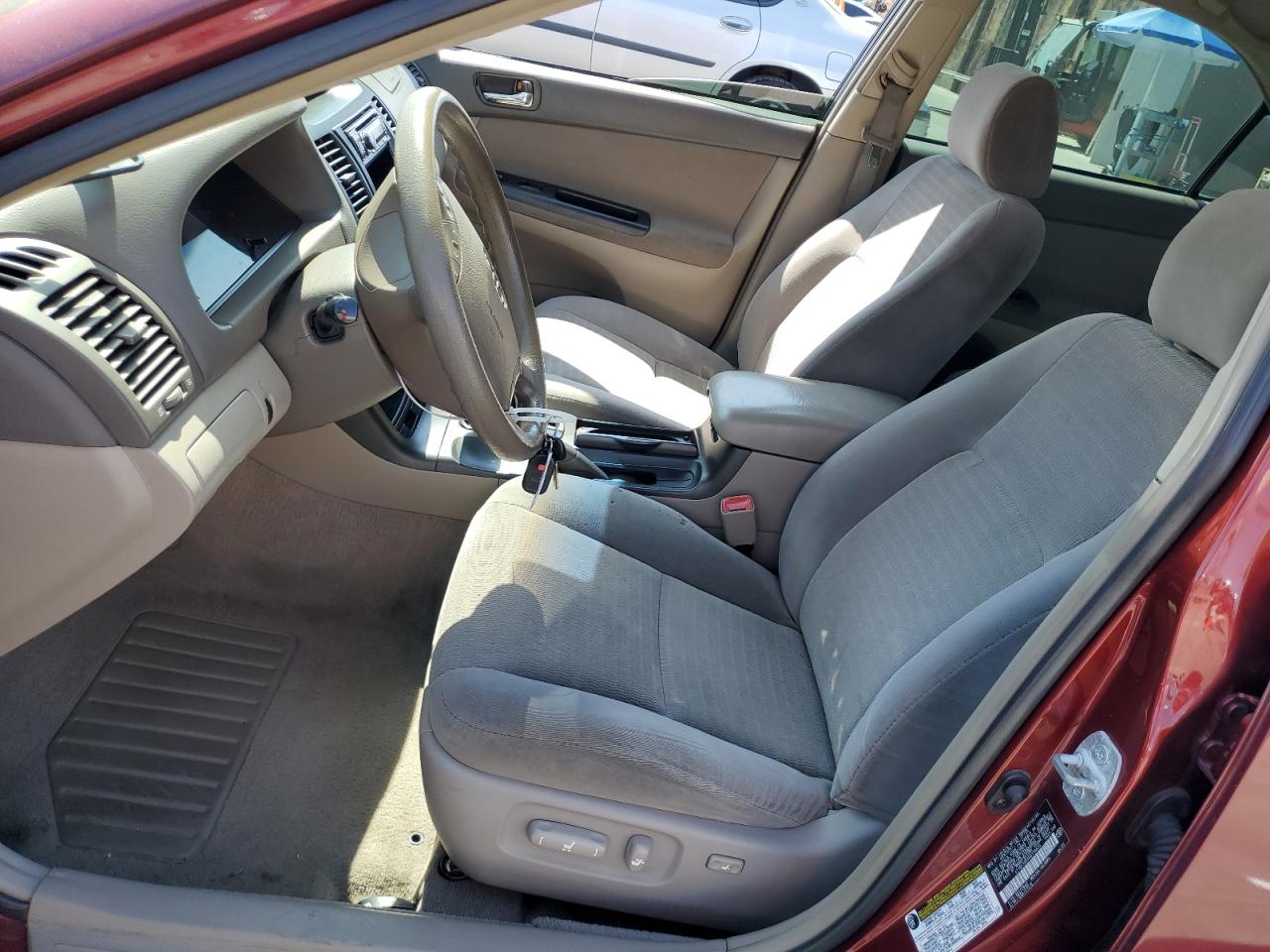 2005 Toyota Camry Le VIN: 4T1BF32K45U110620 Lot: 66797134