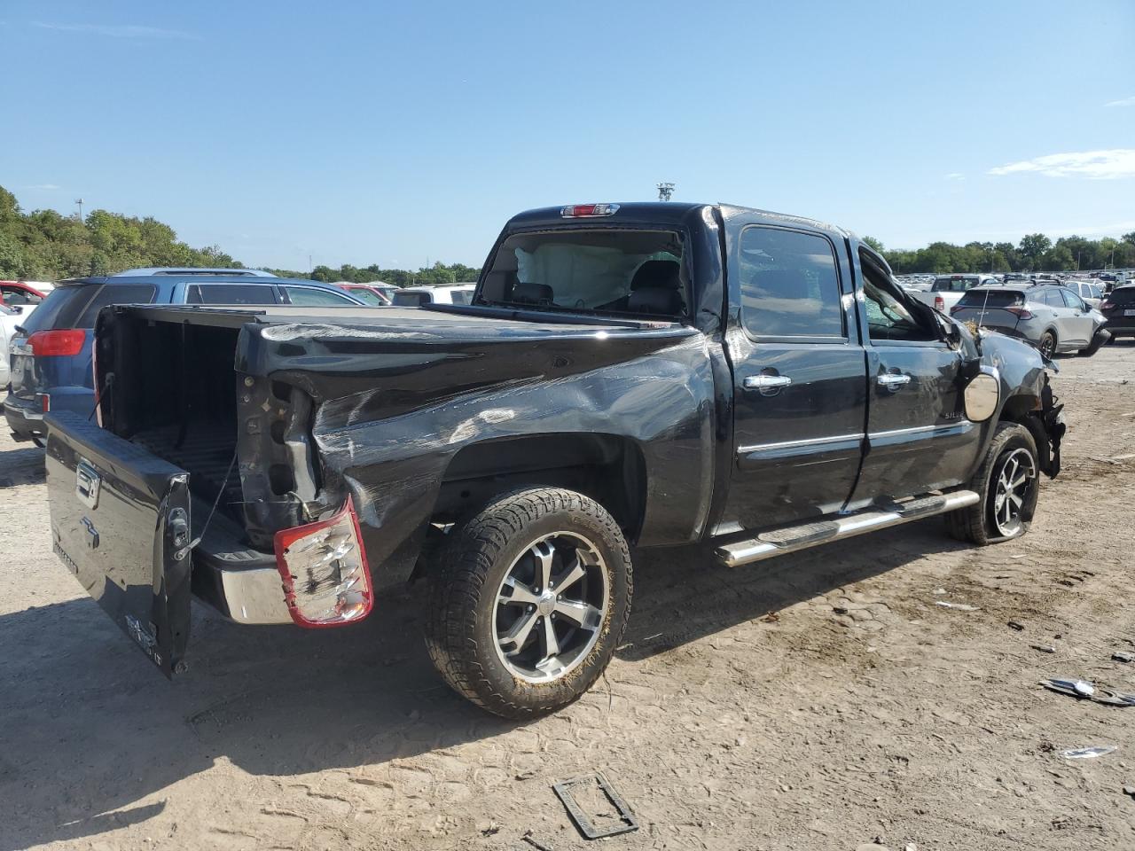 2011 Chevrolet Silverado C1500 Lt VIN: 3GCPCSE01BG282559 Lot: 68920684