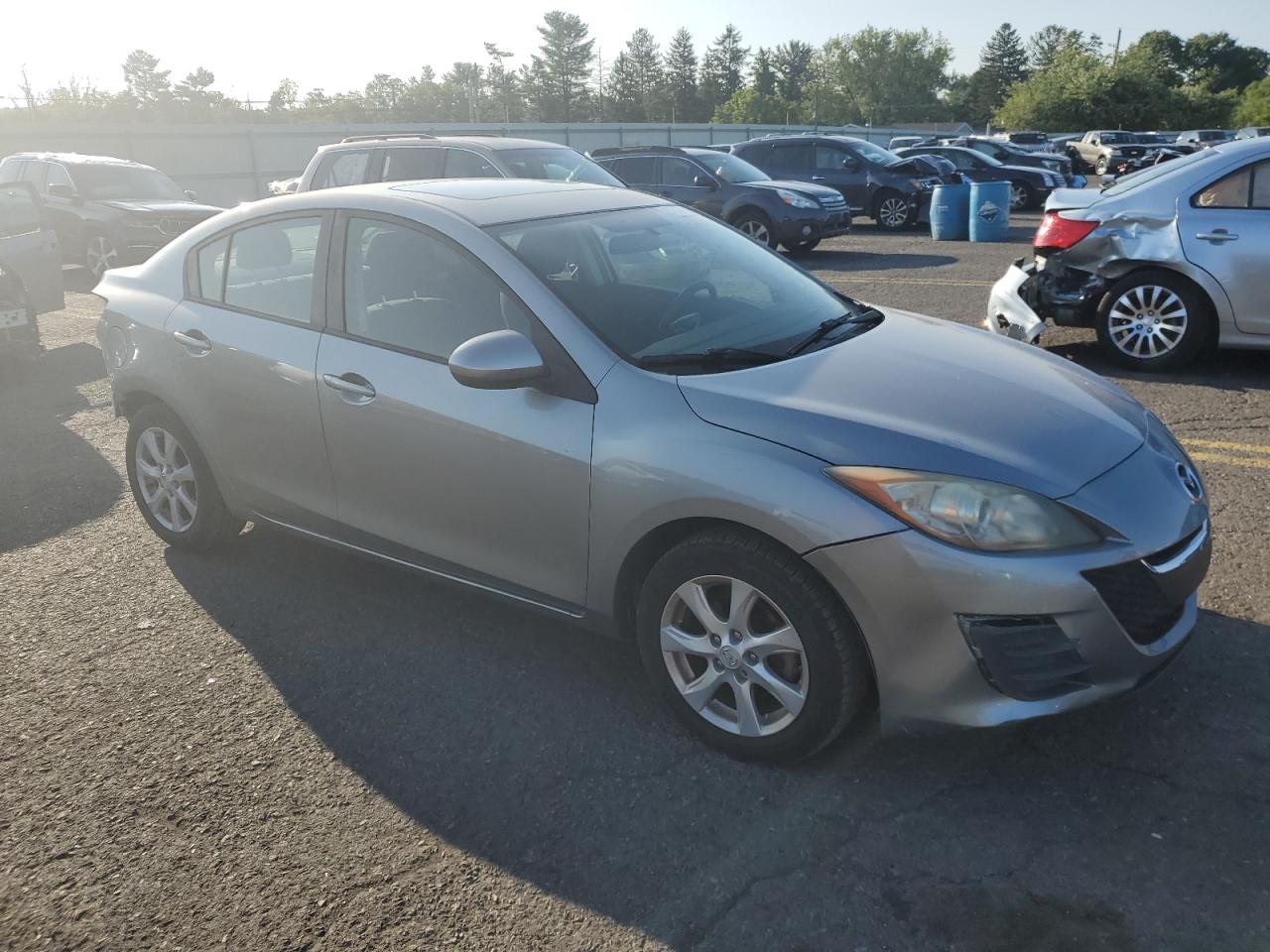 2010 Mazda 3 - Image 4