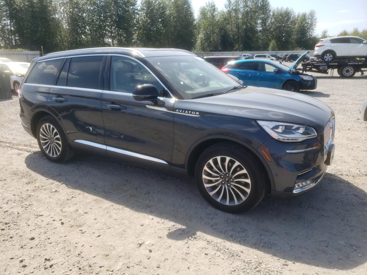 VIN 5LM5J7XC6NGL11189 2022 LINCOLN AVIATOR no.4