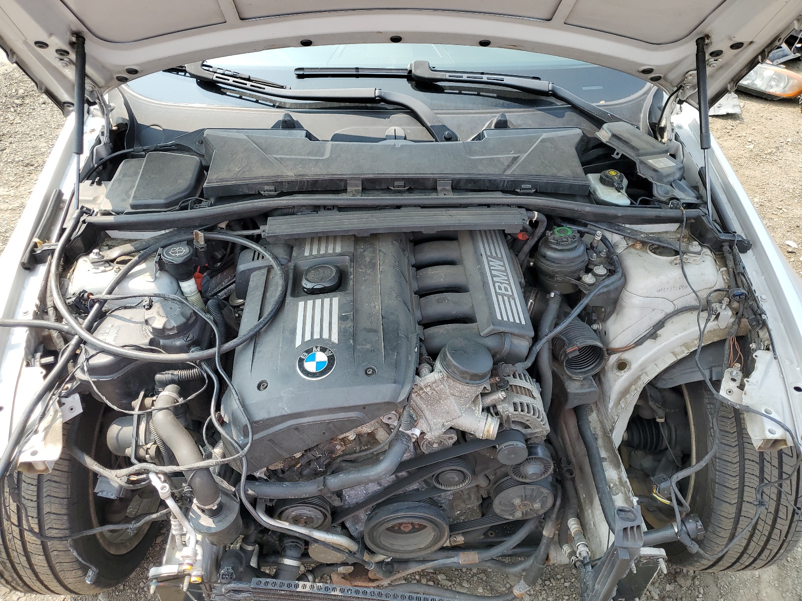 WBAVC73547A236133 2007 BMW 328 Xi Sulev