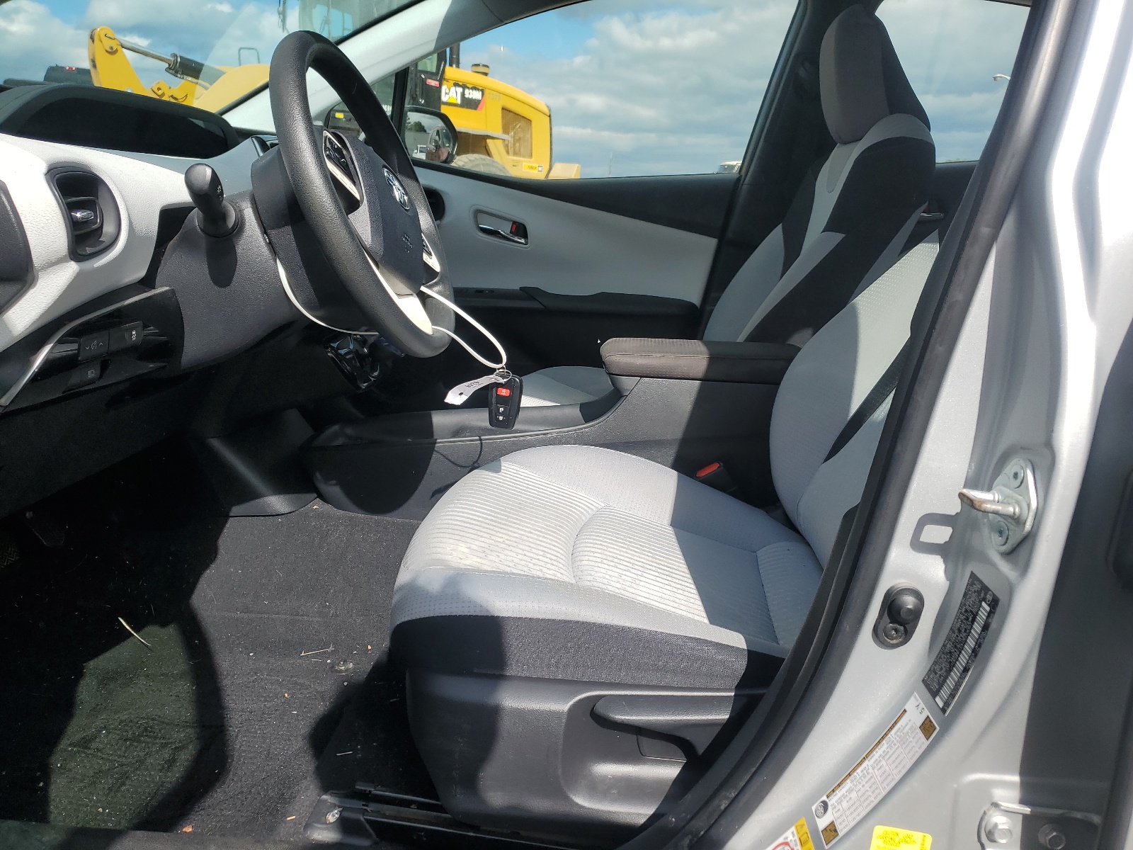 JTDKBRFU0H3033091 2017 Toyota Prius