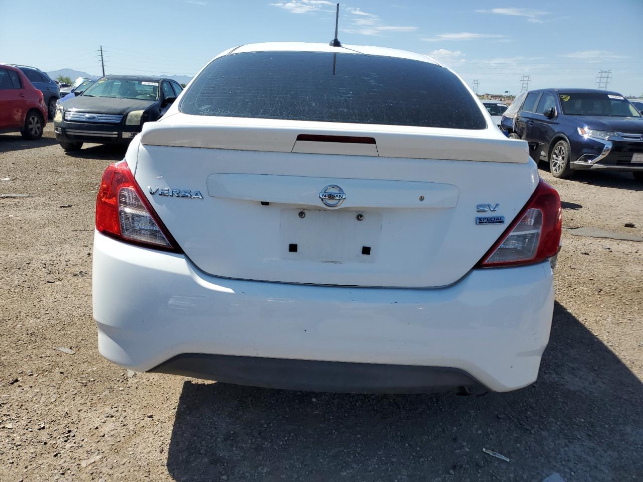 3N1CN7AP9JL837999 2018 Nissan Versa S