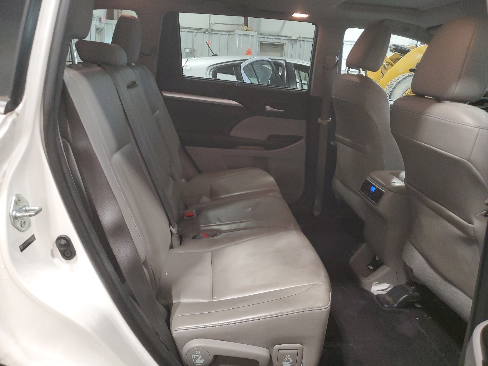 5TDJKRFH9ES029467 2014 Toyota Highlander Xle