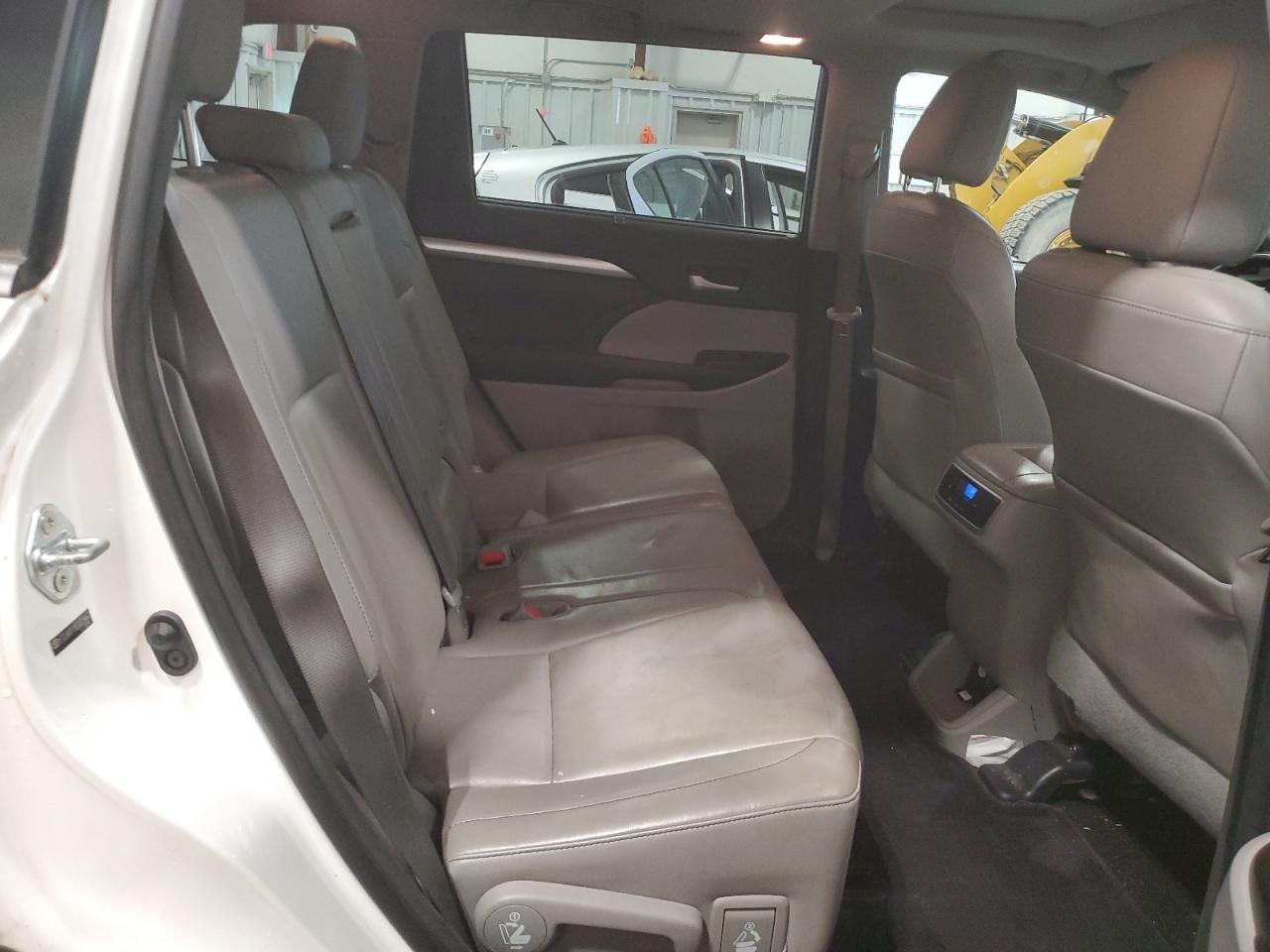 2014 Toyota Highlander Xle VIN: 5TDJKRFH9ES029467 Lot: 65751494