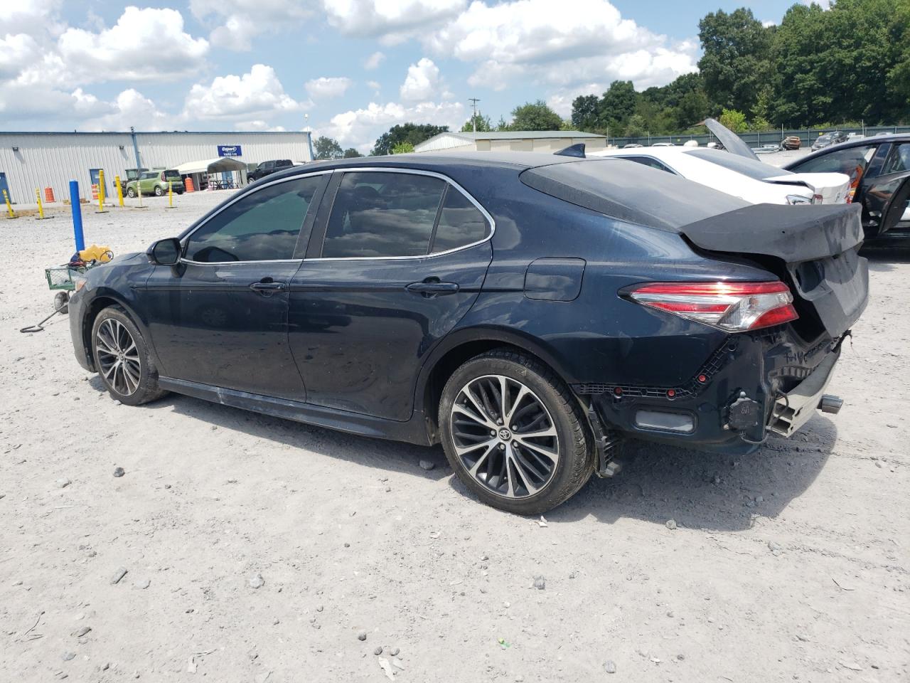 4T1B11HK3KU682087 2019 TOYOTA CAMRY - Image 2