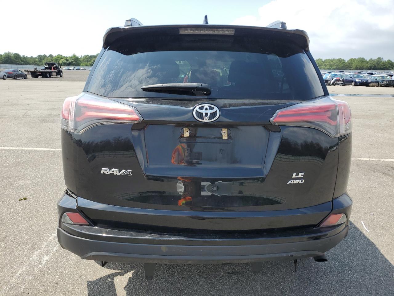 2017 Toyota Rav4 Le VIN: 2T3BFREV8HW646605 Lot: 67530174