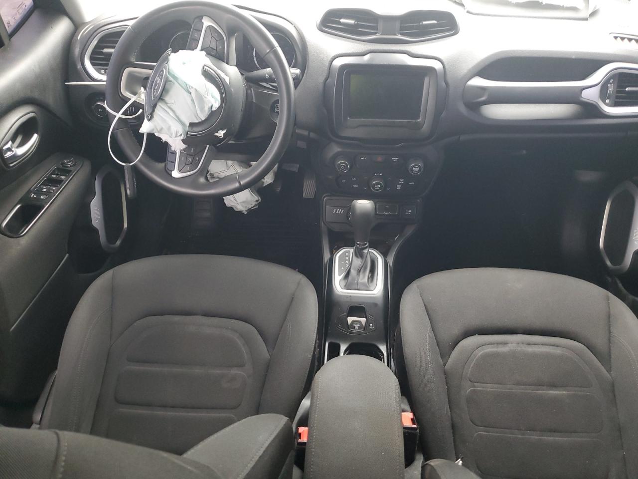 ZACCJBBB4JPJ14533 2018 Jeep Renegade Latitude