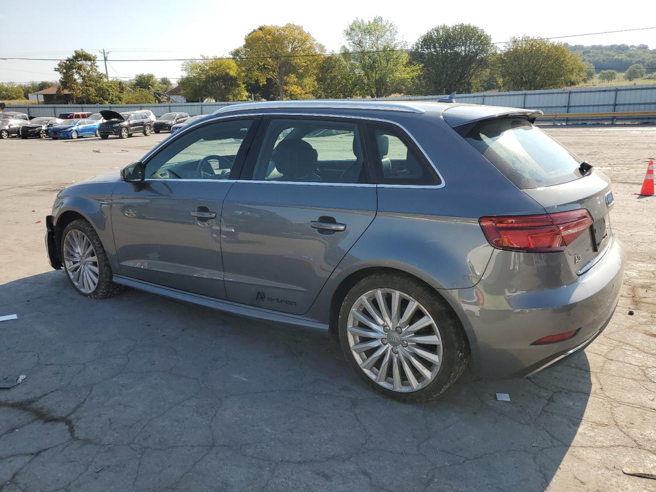 WAUSPBFF9HA084365 2017 AUDI A3 - Image 2