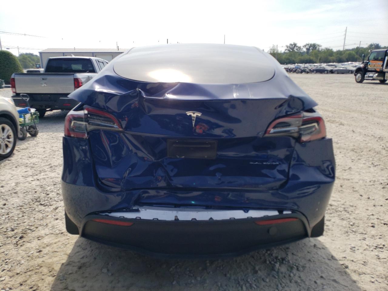 7SAYGDEE8PF859782 2023 Tesla Model Y