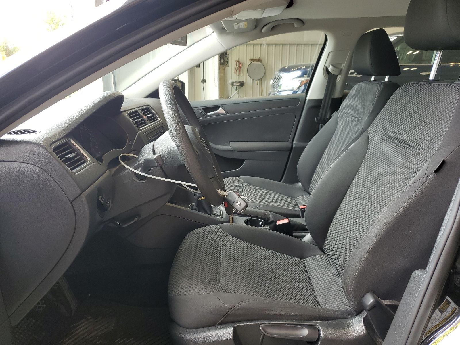 2012 Volkswagen Jetta Base vin: 3VW1K7AJ3CM307014