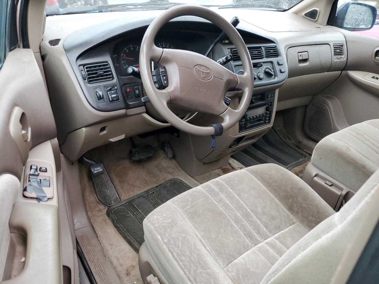 2000 Toyota Sienna Le VIN: 4T3ZF13C3YU198016 Lot: 66687534