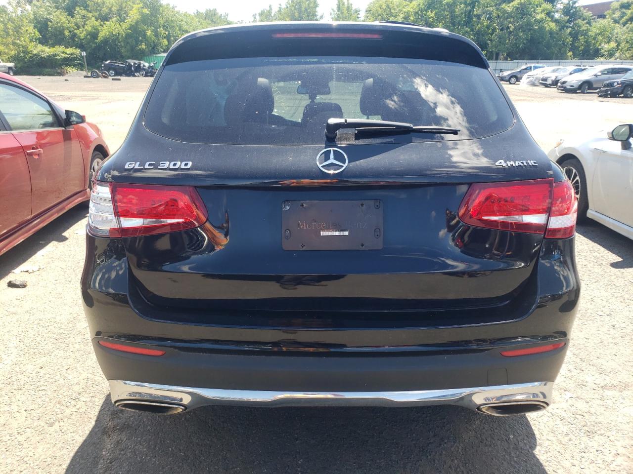 WDC0G4KB2HV004657 2017 Mercedes-Benz Glc 300 4Matic