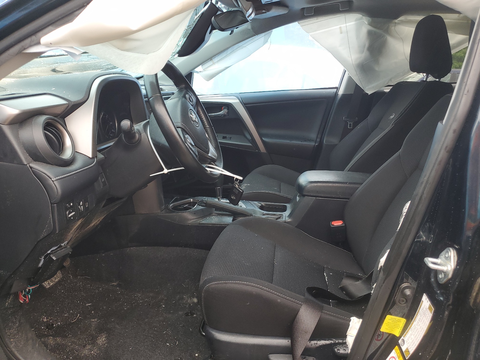 JTMWFREV5HJ720109 2017 Toyota Rav4 Xle