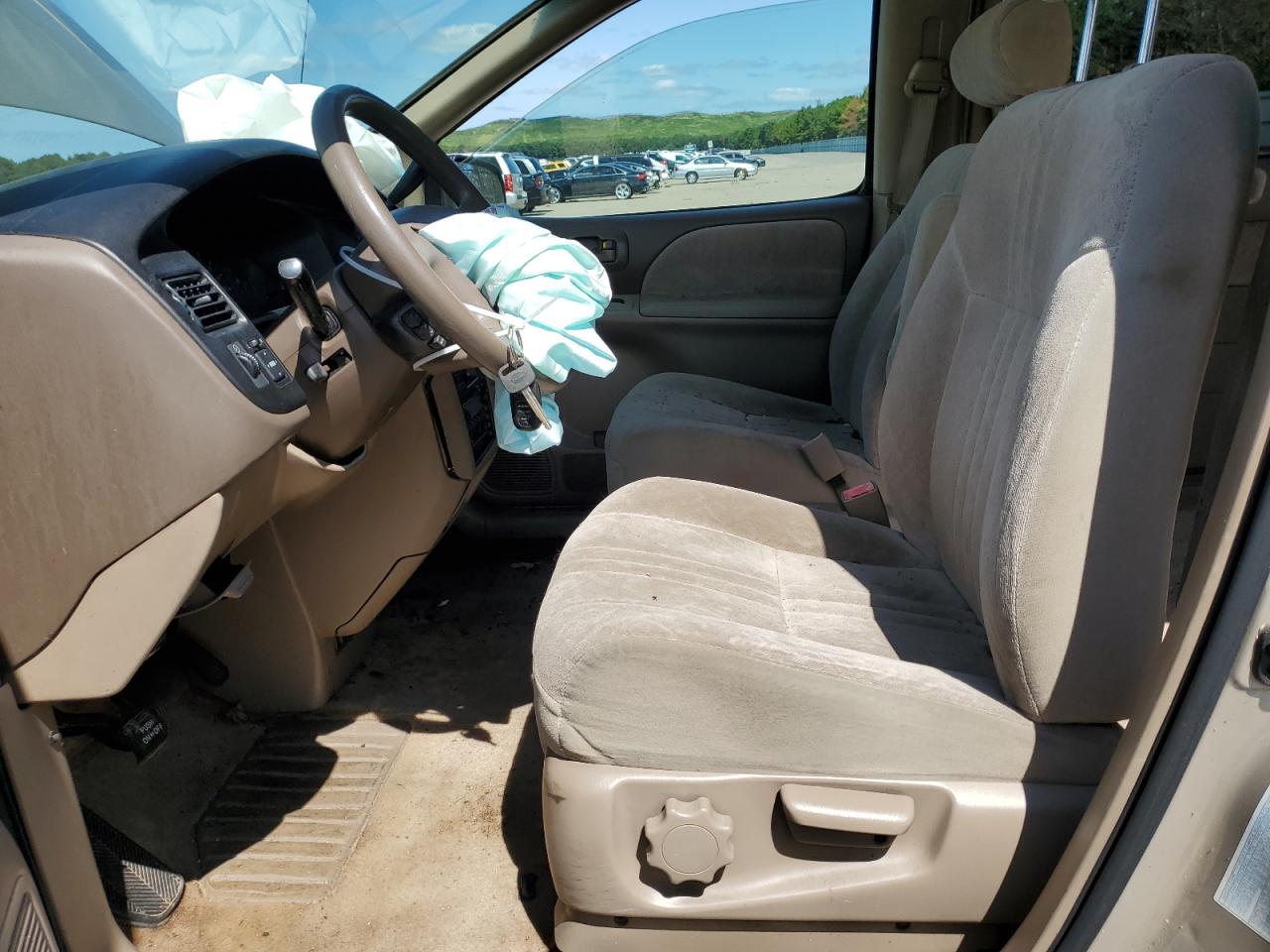 2000 Toyota Sienna - Image 7