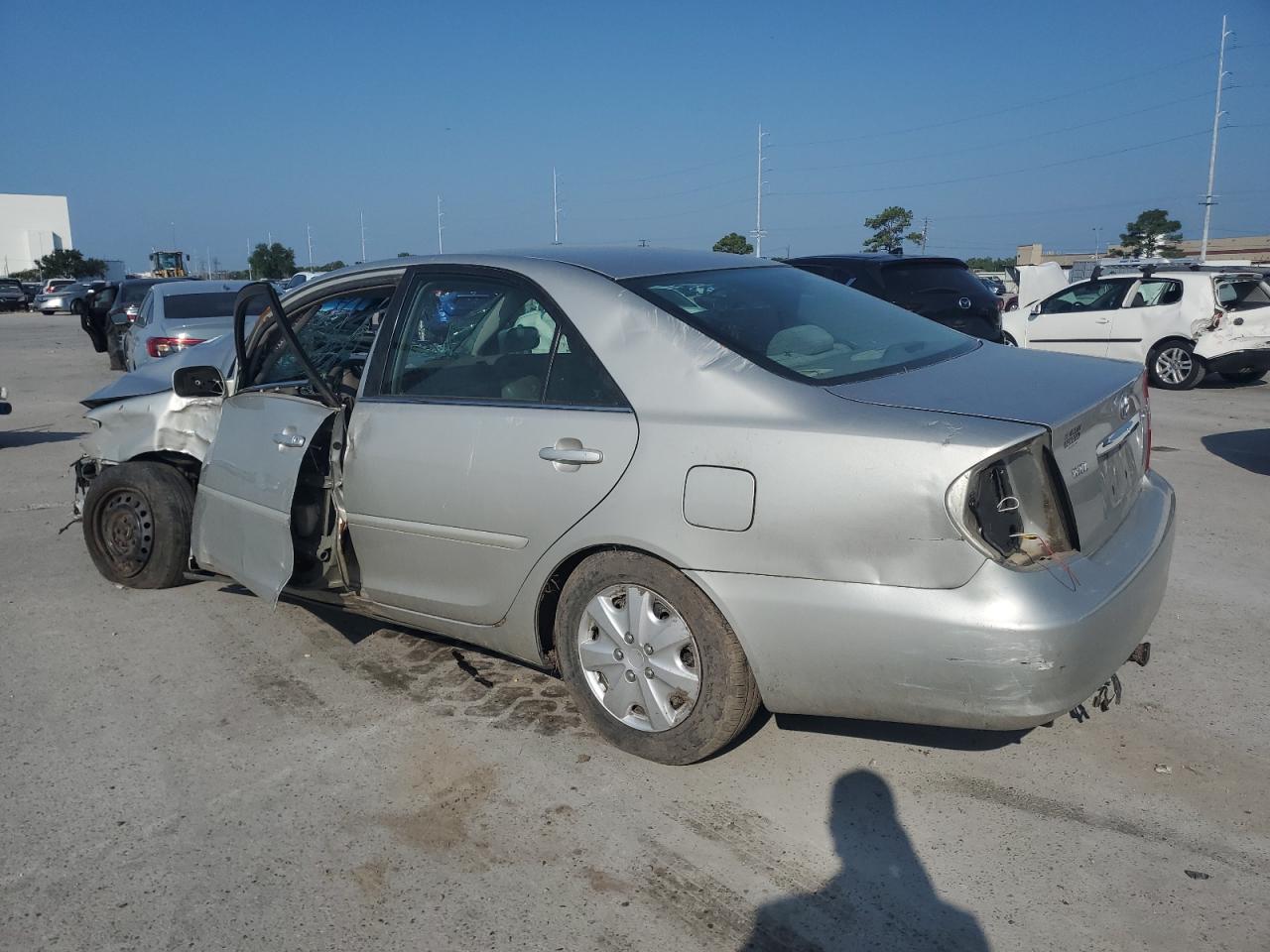 2004 Toyota Camry - Image 2