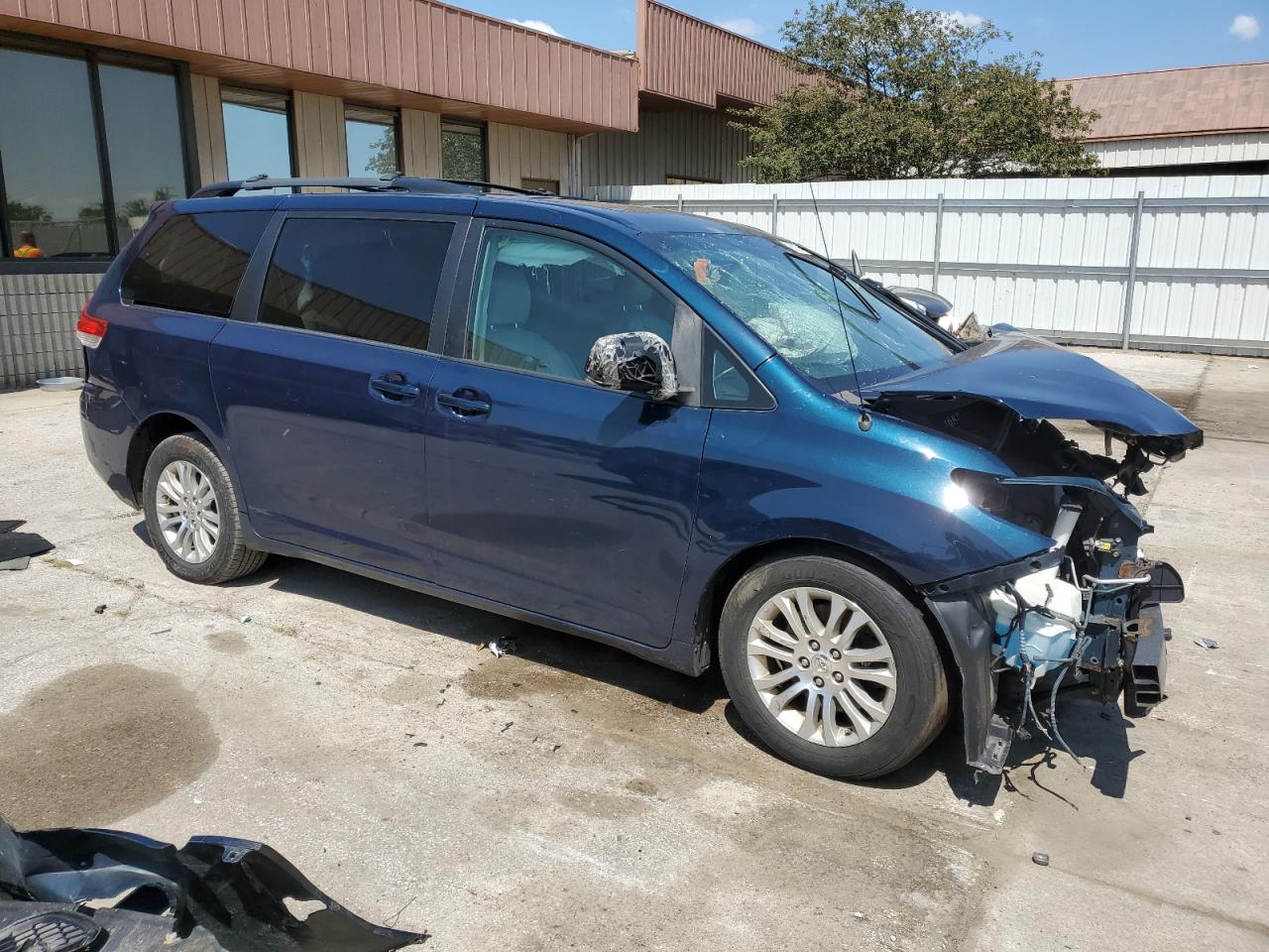 2011 Toyota Sienna Xle VIN: 5TDYK3DC9BS009895 Lot: 67274784