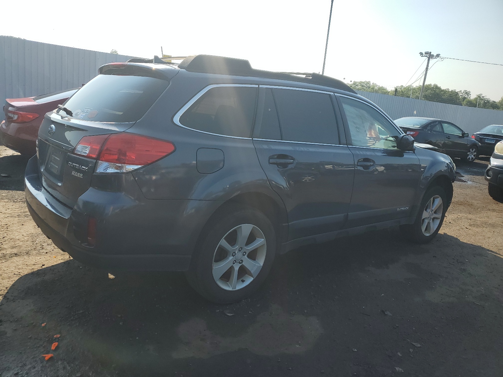 2014 Subaru Outback 2.5I Premium vin: 4S4BRBCC4E3327096