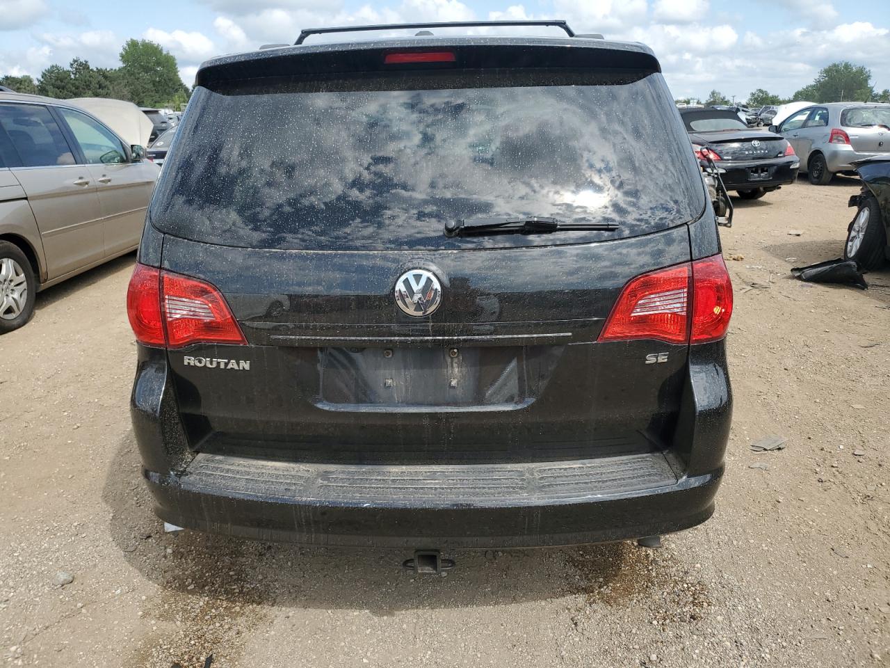 2C4RVABG2CR146189 2012 Volkswagen Routan Se