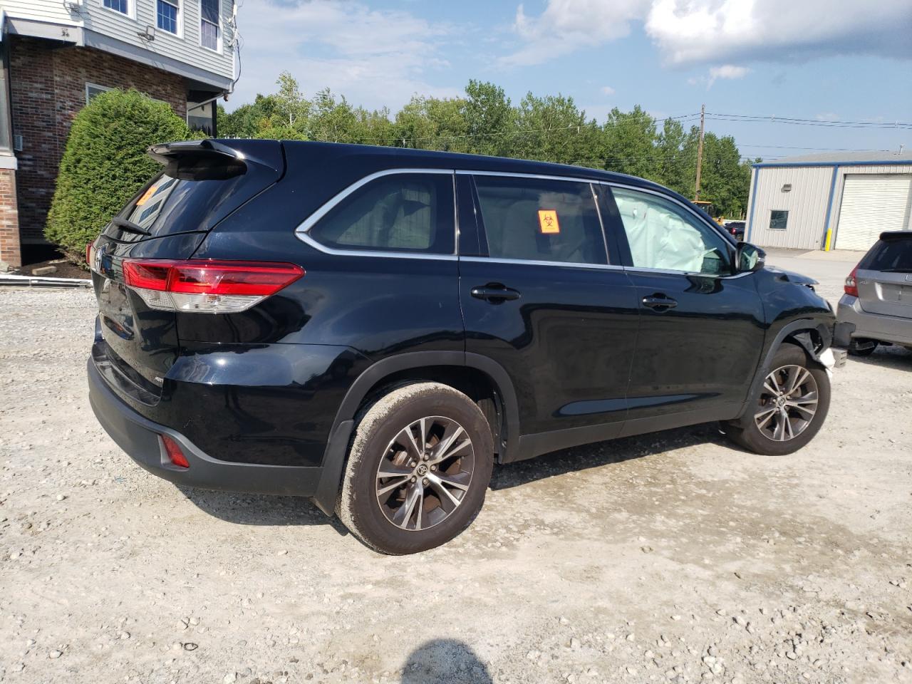 2019 Toyota Highlander Le VIN: 5TDBZRFHXKS746424 Lot: 64440404