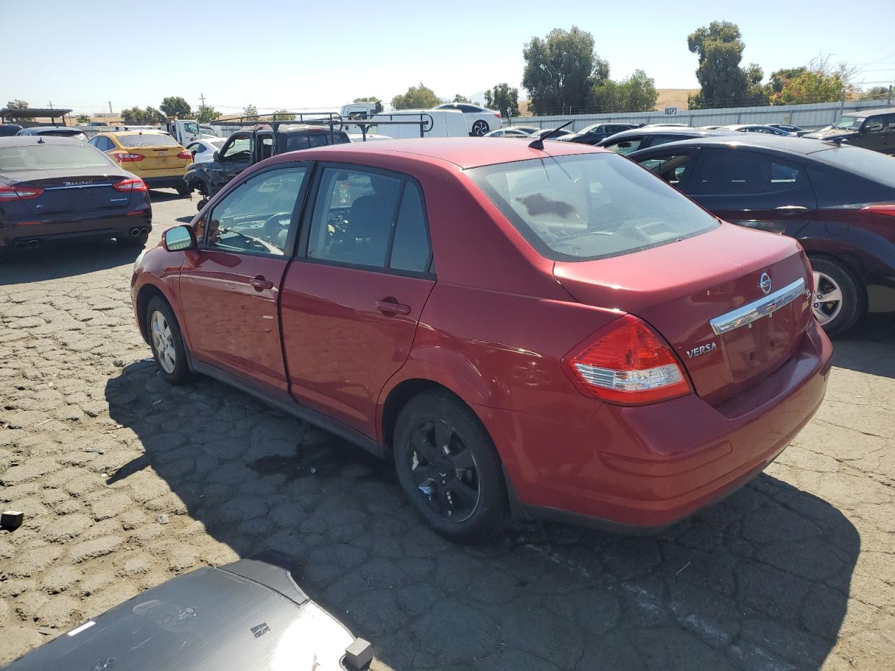 2010 Nissan Versa - Image 2