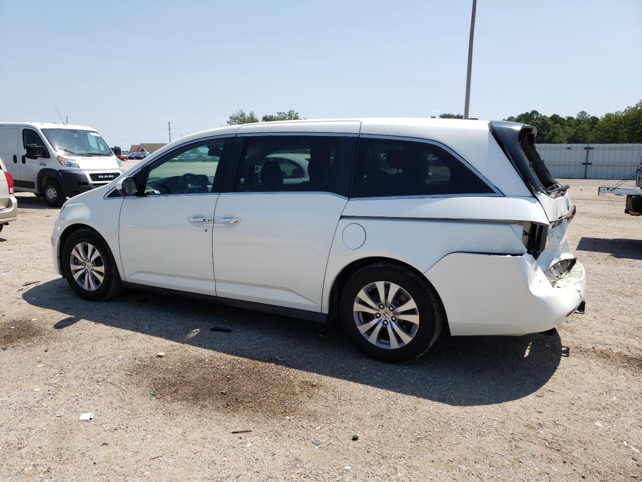 5FNRL5H65HB013392 2017 HONDA ODYSSEY - Image 2